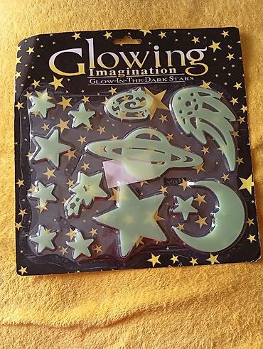 divar bezekleri: Glowing Imagination – Glow-in-the-Dark Stars dəsti - Qaranlıqda — 1