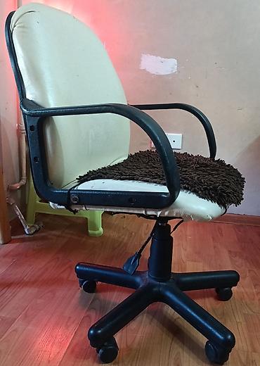 Sifarişlə oturacaqlar: Kompyuter üçün dəri oturacaq fırlana bilir və hündürlüyü artırıb — 2