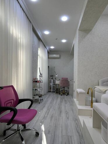 Digər kommersiya daşınmaz əmlakı: Yasamal rayonu, Statistika Komitəsinin yaxınlığında, ümumi sahəsi 135 — 7