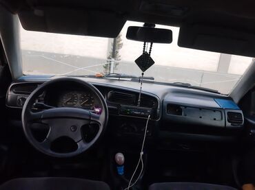 Volkswagen: Volkswagen Golf: 1993 г., 1.6 л, Механика, Бензин, Хэтчбэк — 9