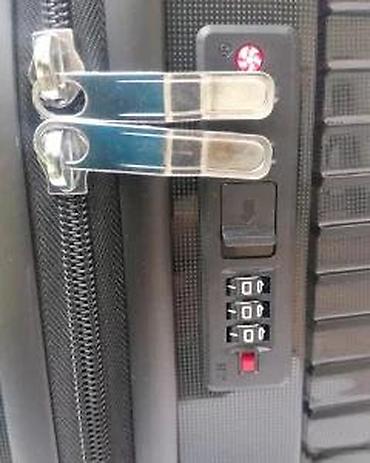 Putni koferi i torbe: Crni čvrsti kofer sa teksturiranim dizajnom, idealan za putovanja — 16