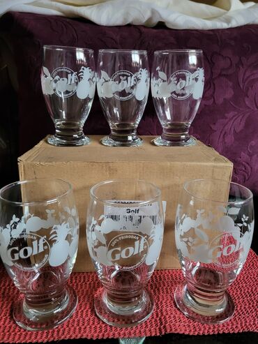 Čaše: Case nove golf sa stopom univerzalne. Komada 6 u ceni — 2