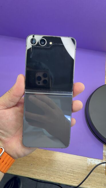 Samsung: Samsung Galaxy Z Flip 5, Б/у, 256 ГБ — 2
