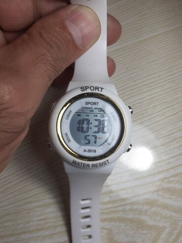 Qol saatları: Bütün saatların bir ədədi 7 manatdır. Çatdırılma Ayna Sultanova — 8