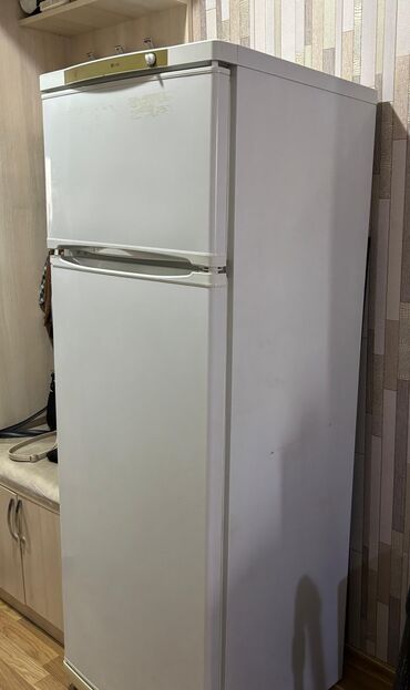 Plitələr və bişirmə panelləri: İşlənmiş 2 qapılı Indesit Soyuducu Satılır, rəng - Ağ