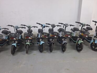 Мотоциклы и мопеды: Чистый электрический диапазон 45км масса скутера 50кг напряжение 48в