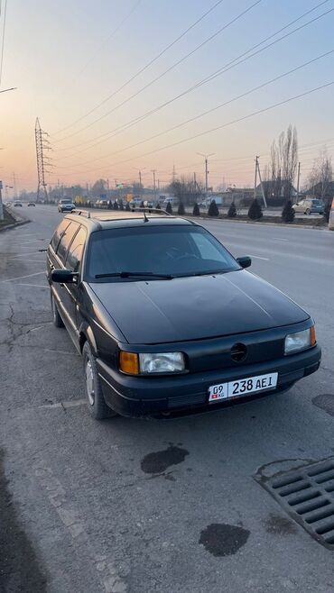 Volkswagen: Volkswagen Passat: 1992 г., 1.8 л, Механика, Бензин, Универсал