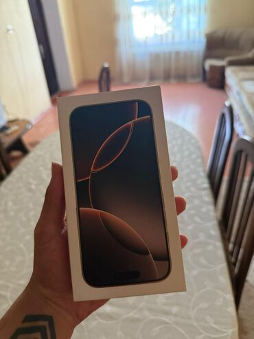 ayfon 8 plus 2 el: IPhone 16 Pro, 128 GB, Desert Titanium, Zəmanət, Barmaq izi, Face ID