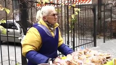 вакансии в бишкеке без опыта работы: Требуется бабушка на продажу пирожков