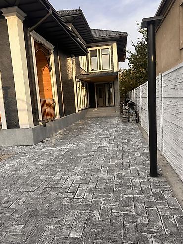 Үйлөрдү сатуу: 6 бөлмө, 170 м², 3 соток, Бишкек, Арча-Бешик ж/м Менчик ээси — 2