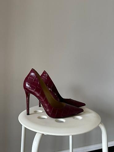 Лодочки Michael Kors натуральная кожа крокодила, модель Keke, надевали lalafo.kg да Лодочки Michael Kors натуральная кожа крокодила, модель Keke, надевали