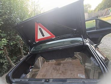 paneli: Mercedes-Benz 190: 0.2 l | 1990 il Sedan — 6