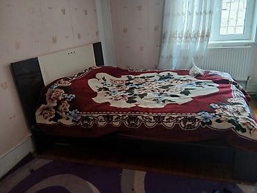 İki nəfərlik taxta çarpayı - Ölçü: təxmini 160x200 sm (standart iki