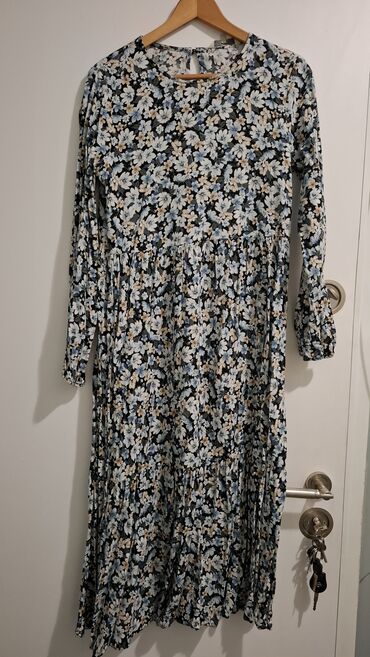 Zimske jakne: Ženska zimska garderoba – 4 komada 1) Elegantni kaput, tamnosivi - — 32