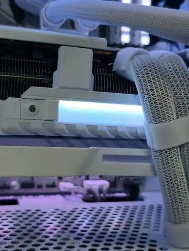 Desktop računari i radne stanice: Ryzen 7 7800X3D RX 9070XT X870 32GB 1TB - SM145PC. ✨ Prodaja i — 16