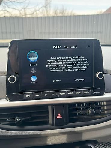 Другие детали салона: Kia Rio — интерьер и мультимедийная система - Штатная мультимедийная — 8