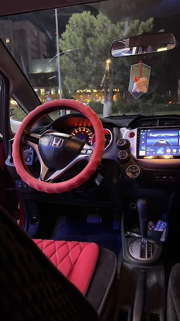 телевизор фит: Honda Fit: 2010 г., 1.5 л, Автомат, Бензин, Хэтчбэк — 6