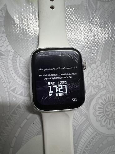 Apple Watch: Продаю Apple Watch. 3 штуки.Все в рабочем состоянии.Белый цвет 1500 — 2