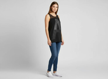 travis scott bluzy: Women`s T-shirt, size S at lalafo.pl travis scott bluzy: Women`s T-shirt, size S