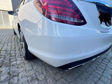 мерседес сапог грузовой в бишкеке: Ağ rəngli Mercedes-Benz avtomobili, dörd qapılı sedan modelidir