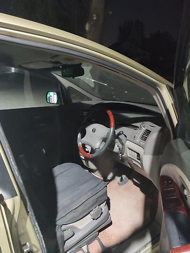 ниже: Toyota Estima: 2001 г., 3 л, Автомат, Бензин, Минивэн — 5