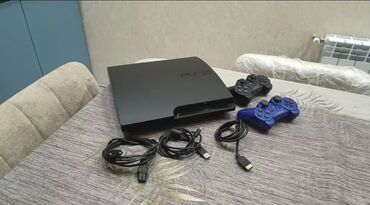 PS3 (Sony PlayStation 3): PlayStation 3. 500GB yaddaş. İçində Şəkillərdə göründüyü oyunlar var