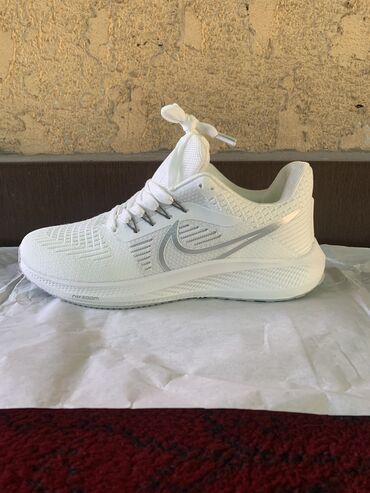Кроссовки и спортивная обувь: Мужские кроссовки, 42, Nike, Новый, цвет - Белый, Самовывоз