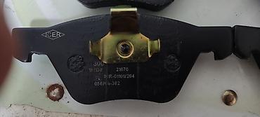 Автозапчасти: Комплект тормозных колодок Volkswagen 2004 г., Новый, Оригинал — 3