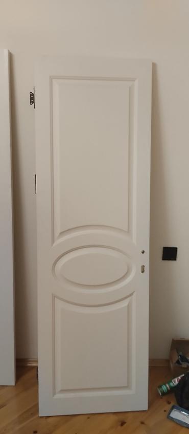 Ağ rəngli otaq qapısı - Material: taxta/MDF əsaslı, boyalı səth -