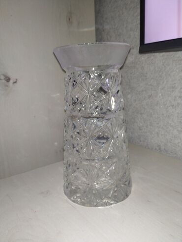 стеклянные вазы для декора: Продаю хрустальную вазу