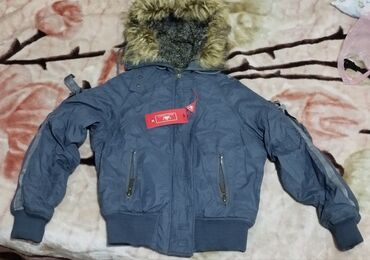 новые зимние куртки: Пуховик, M (EU 38), L (EU 40)