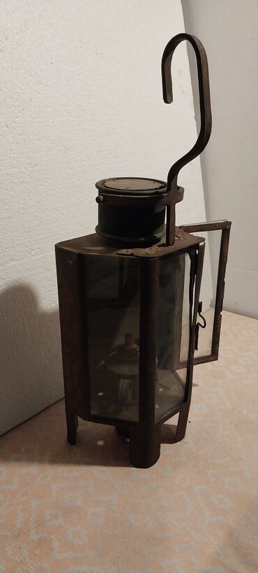 Stare vaze i dekor: Antikvarna metalna fenjer-lanterna sa uljanom lampom i staklenim — 5