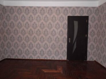 Ofislər: Xətai metrosuna yaxin 7 mertebeli binanın 2-ci mərtəbəsində yerləşən — 1