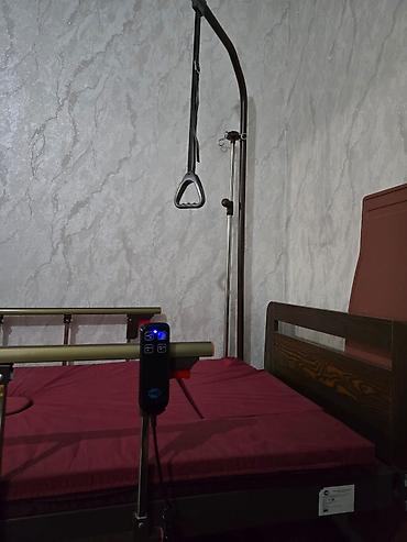 Медицинская мебель: Медицинская кровать б/у Пользовались 2 месяца всего — 11