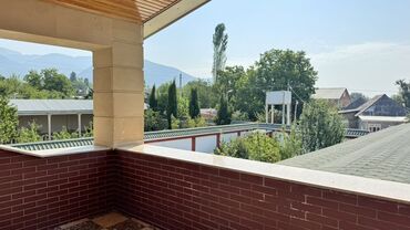 Bağ evlərinin kirayəsi: 208 kv. m, 6 otaqlı, Hovuzlu, Kanalizasiya, Kombi, Qaz — 4