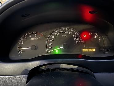 terrano 2: Toyota Avensis Verso: 2002 г., 2 л, Механика, Дизель, Минивэн — 6