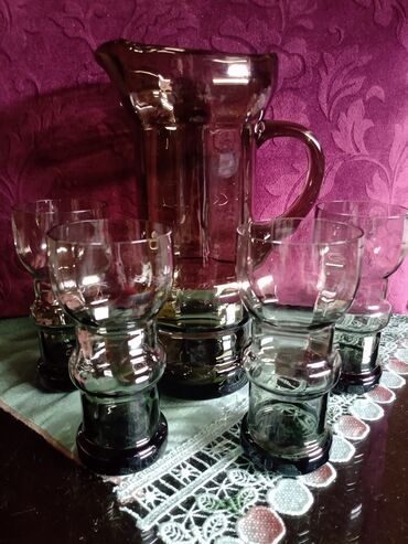 Čaše: Komplet nov italijanski bokal i case iz 60,70-ih. boja tamnija na lalafo.rs — 3 Čaše: Komplet nov italijanski bokal i case iz 60,70-ih. boja tamnija — 3