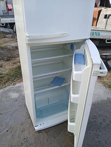 оборудование для мороженое: Холодильник Beko, двухкамерный - Классическая компоновка: сверху — 4
