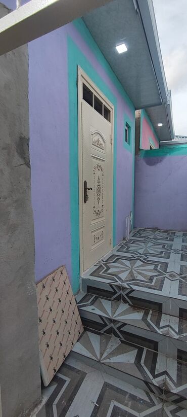komsomol dairesinde satilan heyet evleri: 1 otaqlı, 45 kv. m, Yeni təmirli