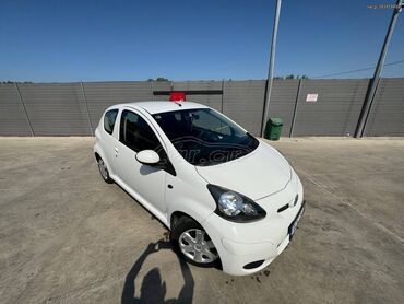 Toyota: Toyota Aygo: 1 l. | 2011 έ. Χάτσμπακ — 3