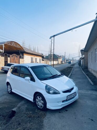 обмен машына: Honda Fit: 2002 г., 1.3 л, Вариатор, Бензин, Хэтчбэк