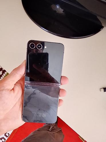 z flip 2: Samsung Galaxy Z Flip 5, rəng - Qara — 2