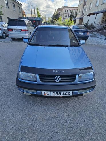 Volkswagen Passat: 1992 г., 1.8 л, Механика, Бензин, Седан