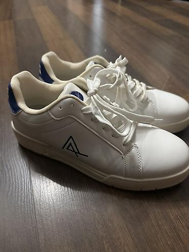 ağ krasovka: Aze athlete original 40 razmer Ağ rəngli gündəlik idman — 1