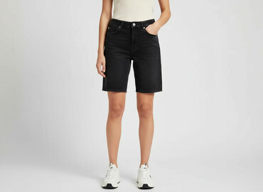 szerokie krótkie spodenki jeansowe: H&M, Shorts for women, size M