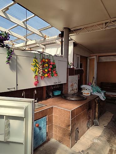 Продажа коттеджей и домов: 🏡 Продаётся большой дом с готовым бизнесом в Бишкеке (ж/м Токольдош) — 40