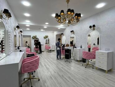 Digər kommersiya daşınmaz əmlakı: Yasamal rayonu, Statistika Komitəsinin yaxınlığında, ümumi sahəsi 135 — 1