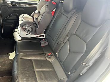 Porsche: Ağ rəngdə olan Porsche Cayenne avtomobili. Qabaq tərəfində duman -da lalafo.az — 3 Porsche: Ağ rəngdə olan Porsche Cayenne avtomobili. Qabaq tərəfində duman — 3