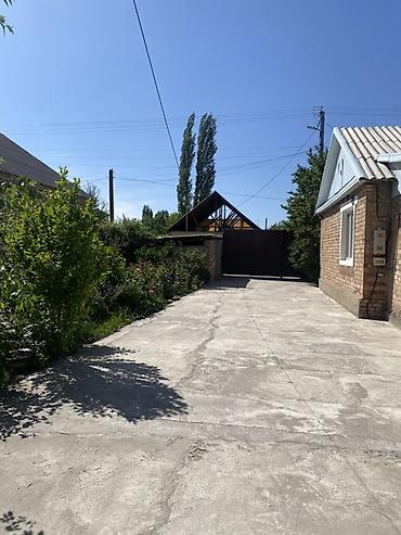 Продажа коттеджей и домов: Продаётся частный дом с благоустроенным двориком. - Кирпичный — 4