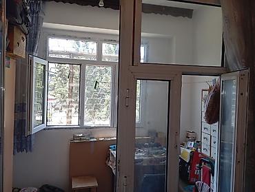 Köhnə tikili: 2 otaqlı 3 otağa düzəldilmiş mənzil satılır. Bu yaxınlarda təmir — 17